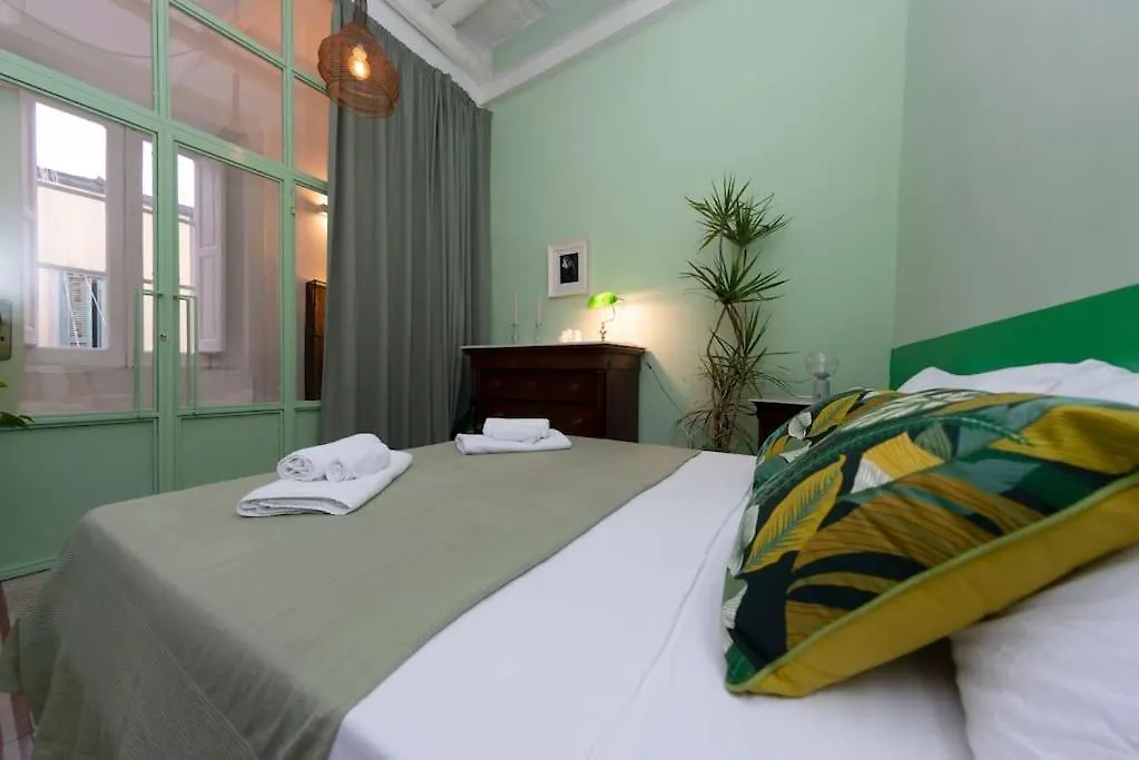 Charming Apartment With Balcony In The Historic Center Naples