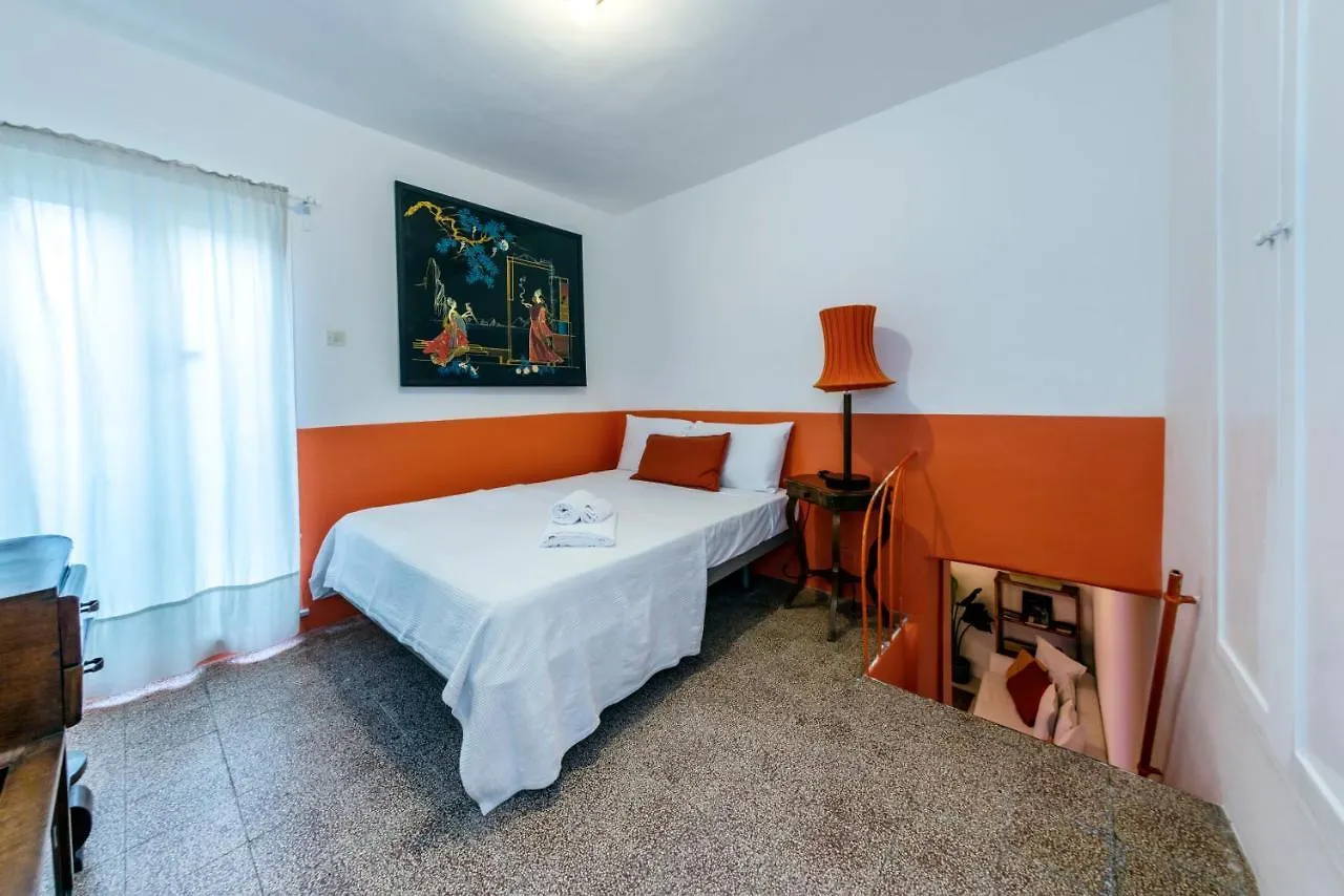Charming Apartment With Balcony In The Historic Center Napoli