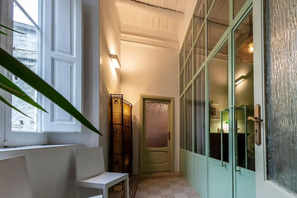 Charming Apartment With Balcony In The Historic Center Napoli 0*,  Italia