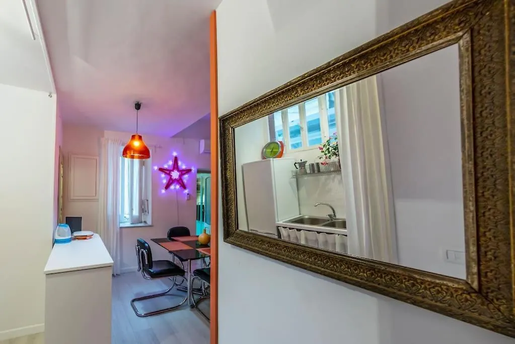 Charming Apartment With Balcony In The Historic Center Napoli