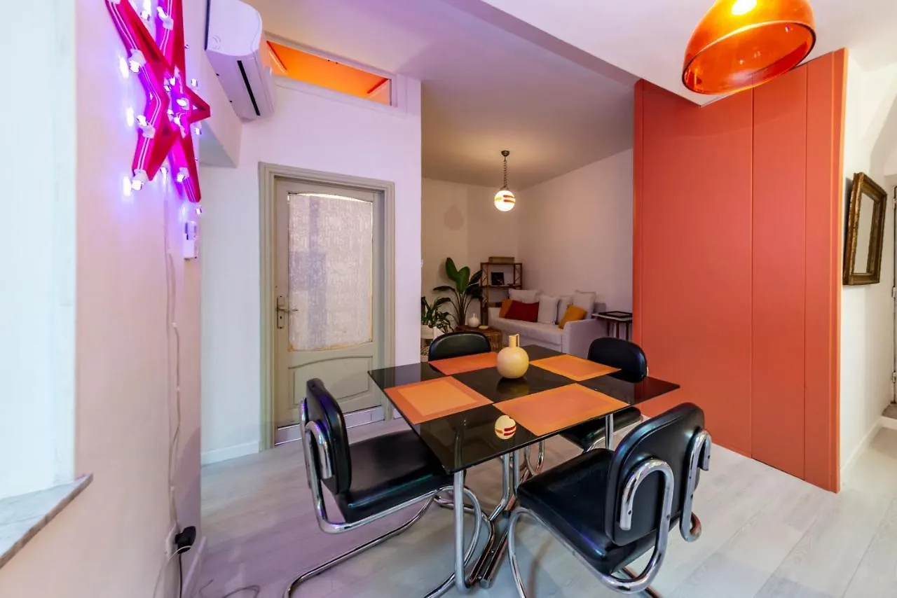 Charming Apartment With Balcony In The Historic Center Napoli