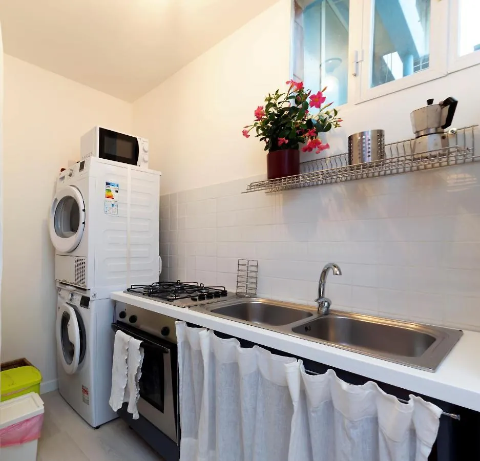 Charming Apartment With Balcony In The Historic Center Napoli