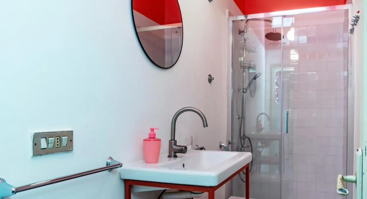 Charming Apartment With Balcony In The Historic Center Napoli Italia
