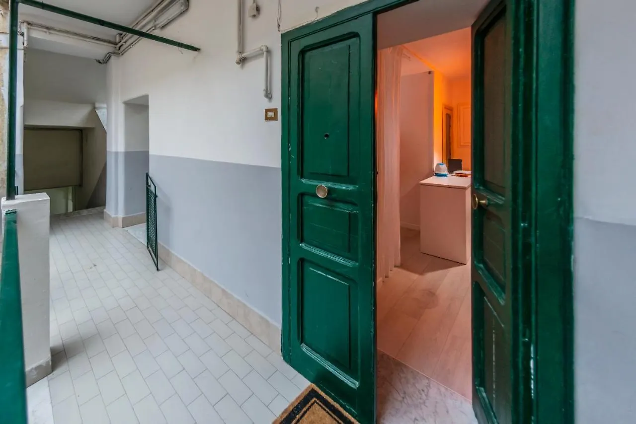 Charming Apartment With Balcony In The Historic Center Napoli