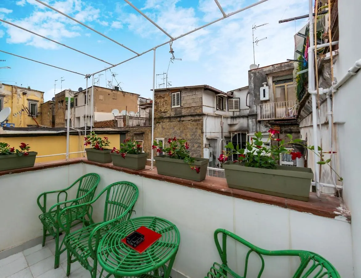 Charming Apartment With Balcony In The Historic Center Napoli Italia